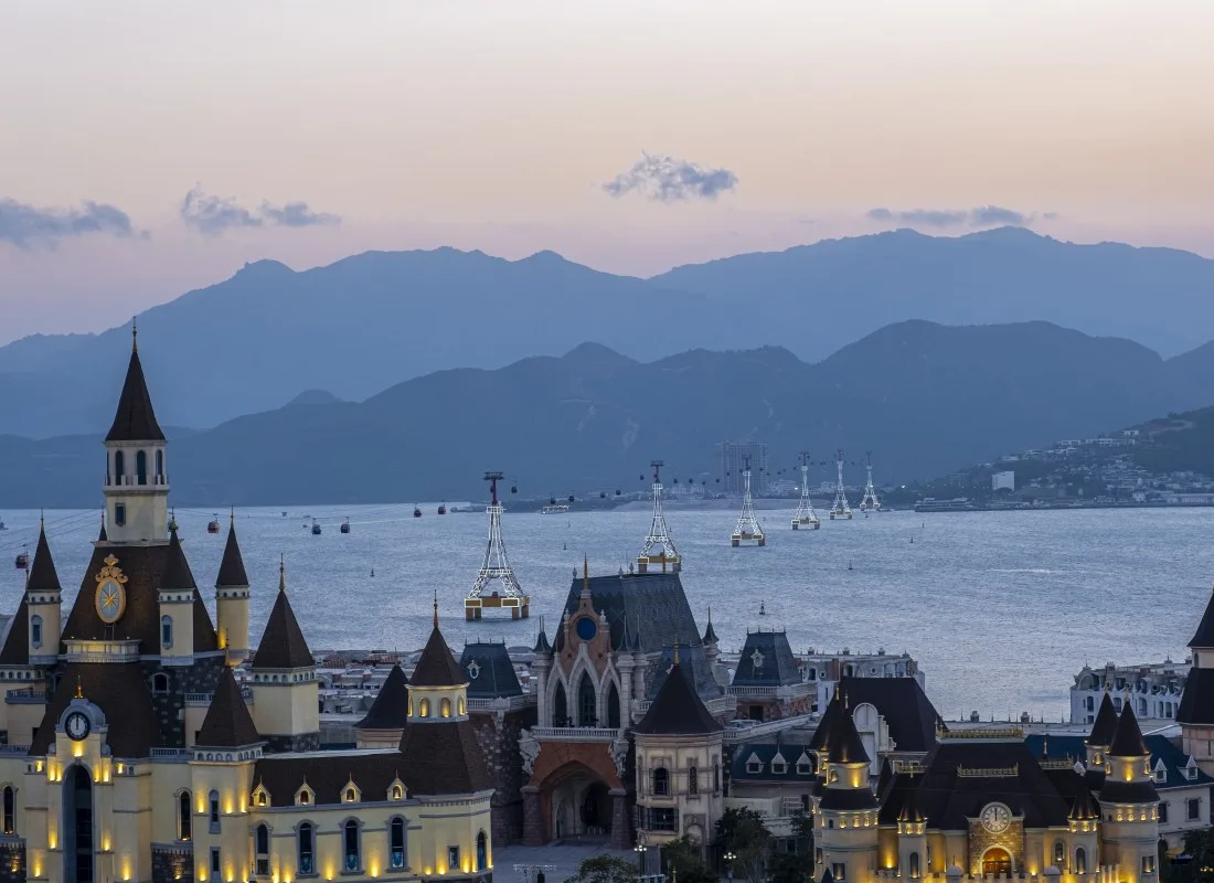 Nha_Trang_vietnam_pixabay_vinpearl-land-_free_stock_photo