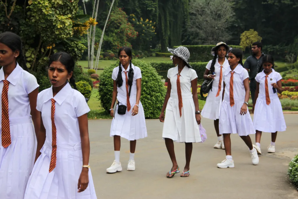 סרי לנקה (411)